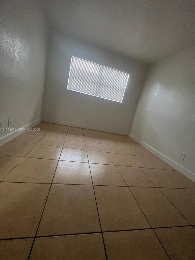 Building Photo - 919 NW 2nd Ave