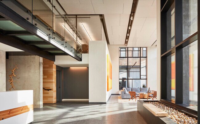 Building Photo - 165 North Des Plaines Street-SI FL12-ID748