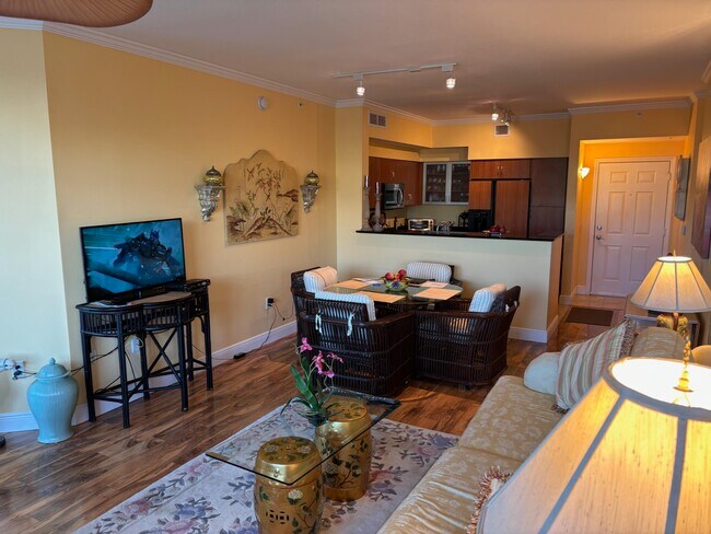 Building Photo - 806 E Windward Way