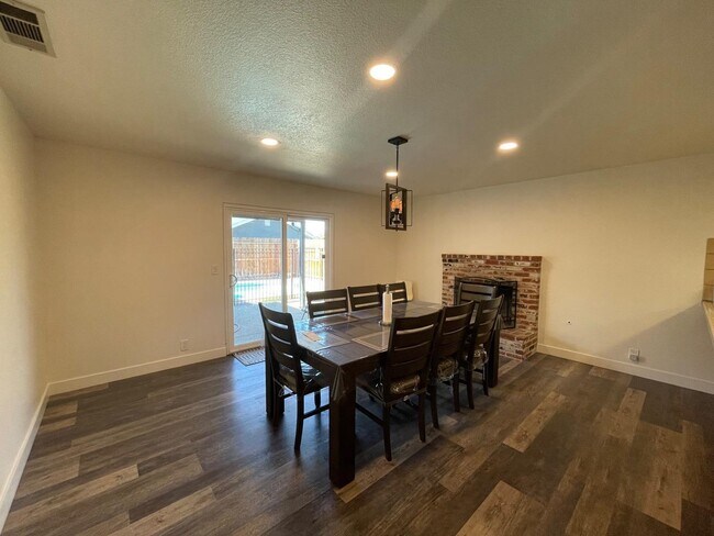 Building Photo - 6128 Chickasaw Ct