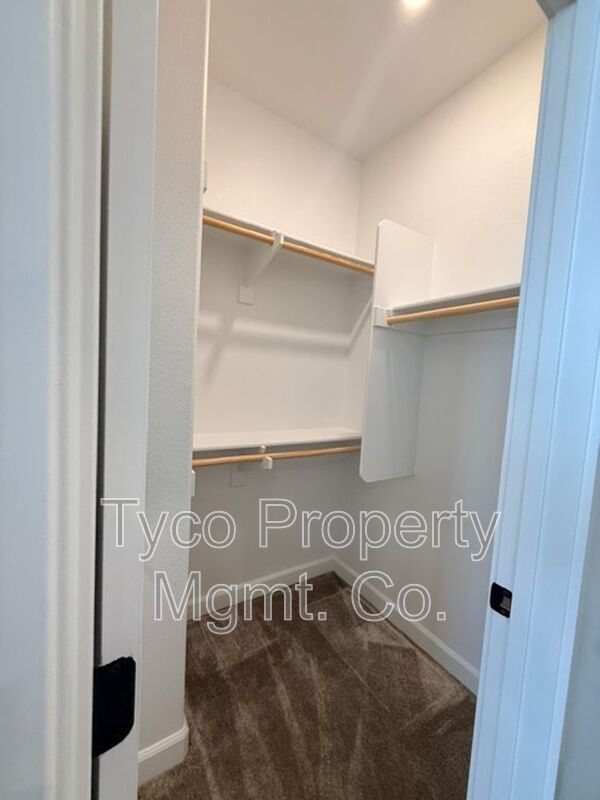 Building Photo - 784 Vada St