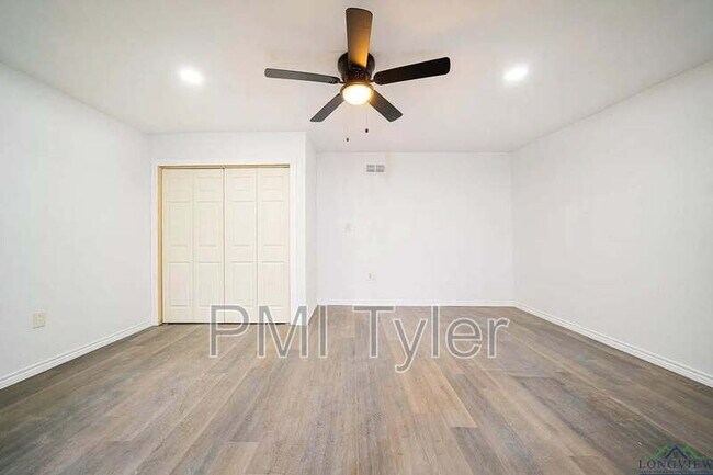 Building Photo - 514 N Pearl St