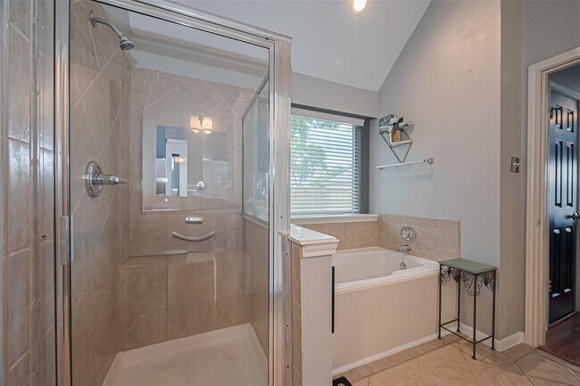 Building Photo - 4502 Twin Elm Dr