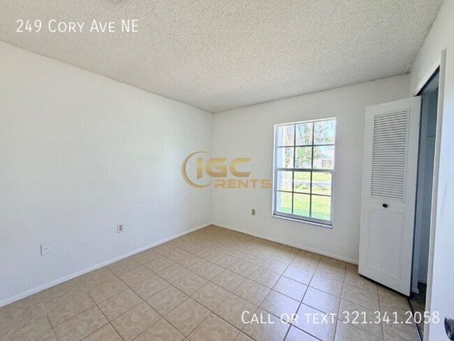 Building Photo - 249 Cory Ave NE