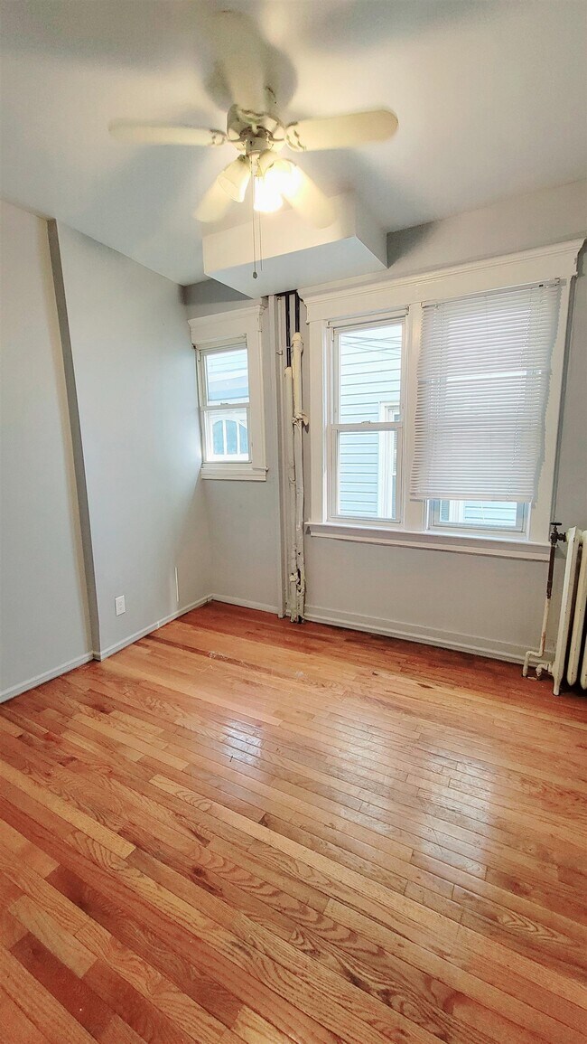 Building Photo - 3158 John F. Kennedy Blvd