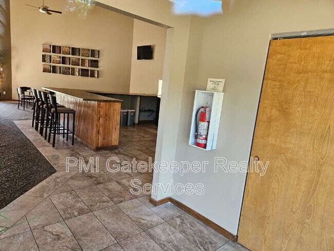 Building Photo - 7226 Creekview Dr