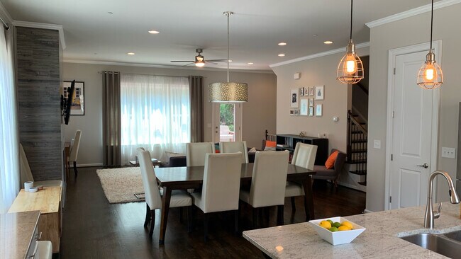 Building Photo - 955 Opelousas Way