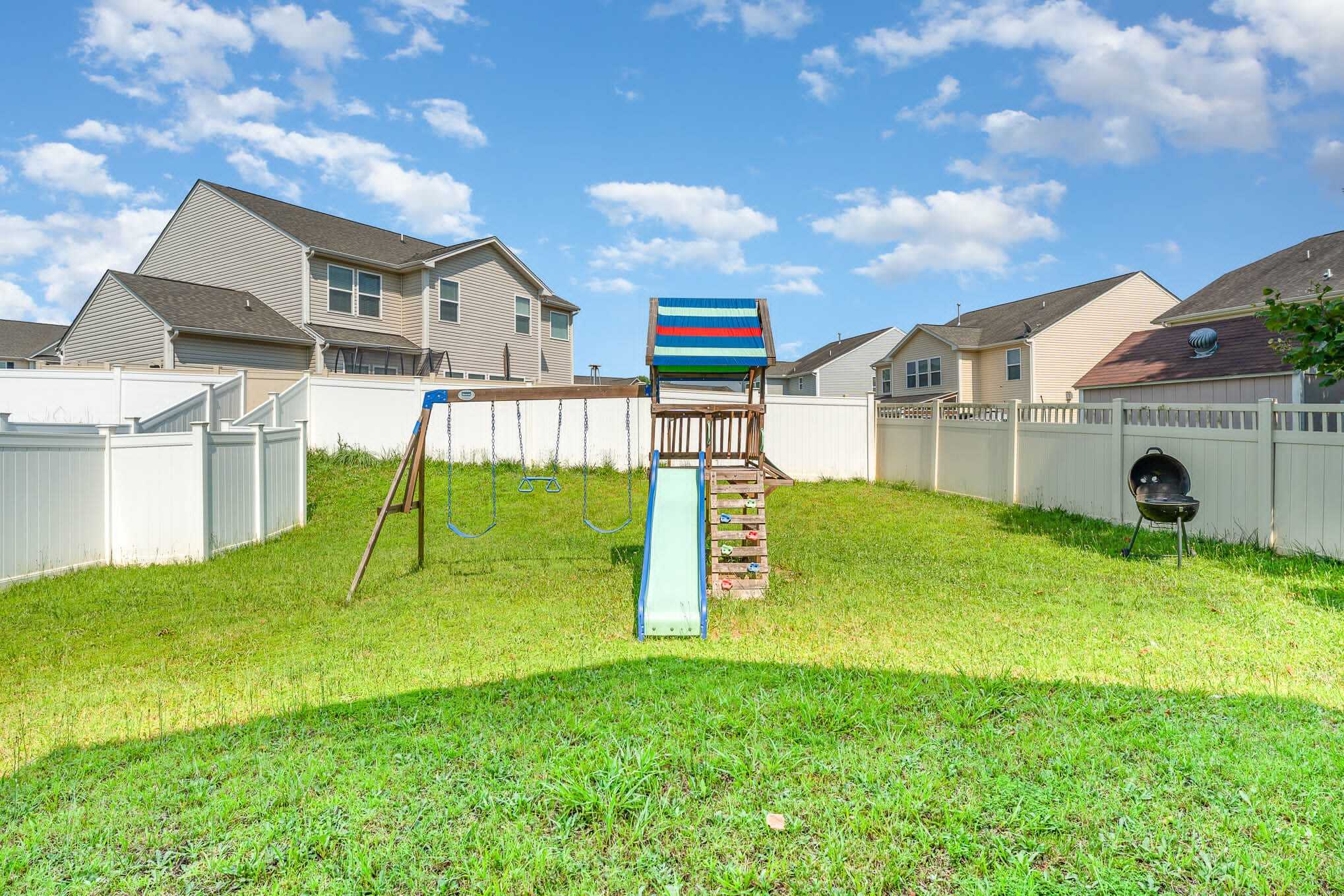 Building Photo - 5514 Hardie Farm Dr