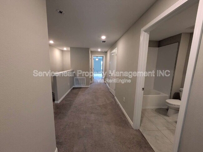 Building Photo - 11818 Dumaine Valley Rd