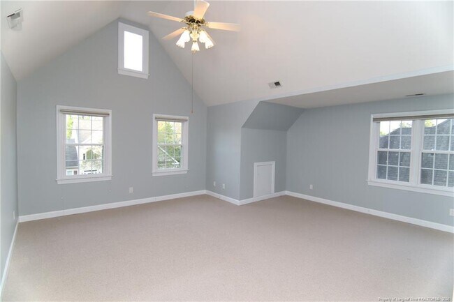 Building Photo - 2021 Shadow Creek Dr