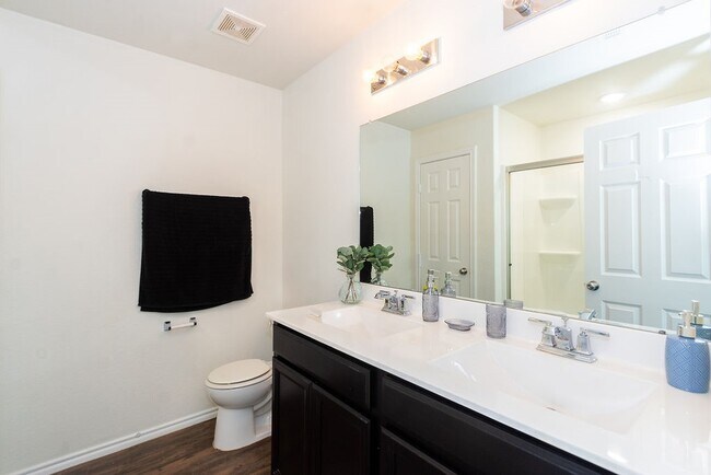 Building Photo - 2622 Summer Ln