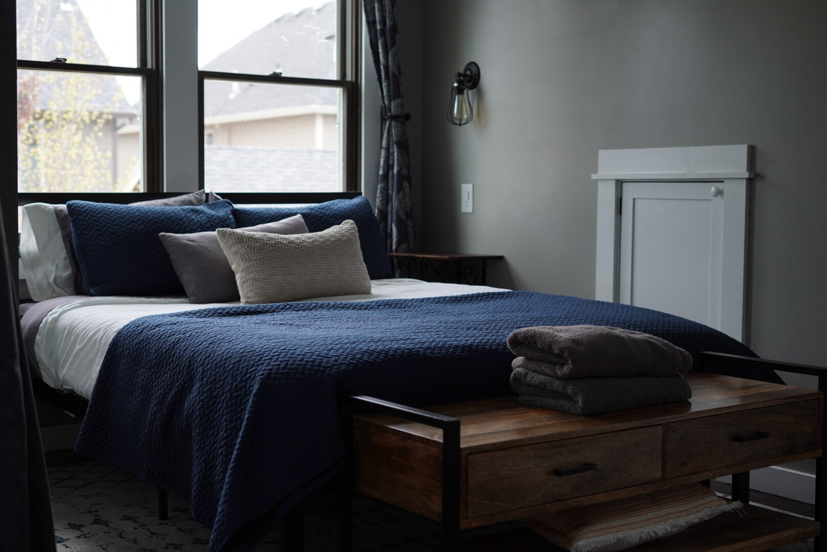 Building Photo - 7144 N Delaware Ave