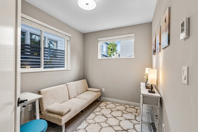 Building Photo - 305 18th Ave