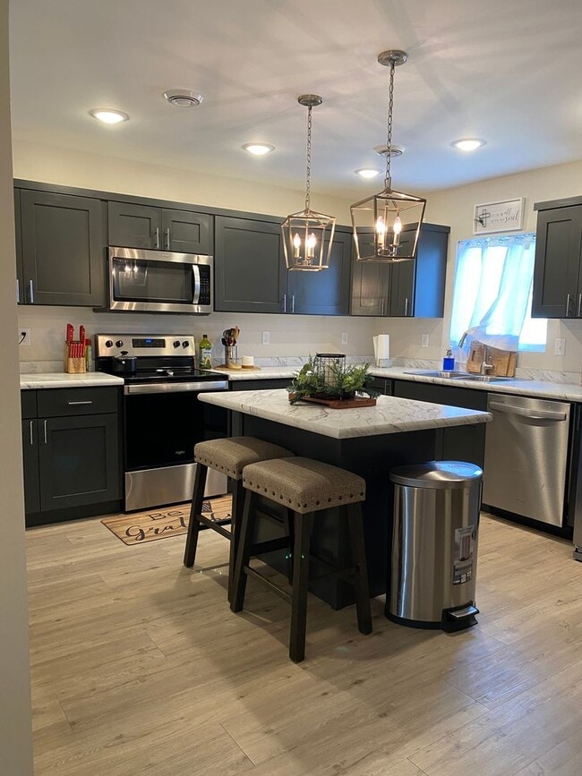 Building Photo - New Construction Townhouse for Rent - Tham...