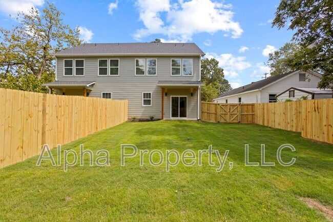 Building Photo - 5 McDade St