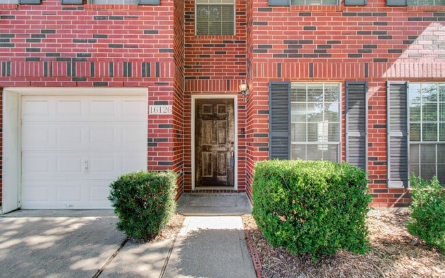 Building Photo - 16126 Coleburn Dr