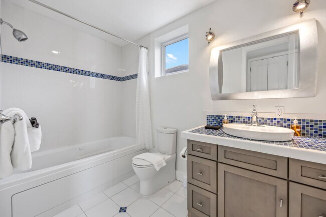 Building Photo - 873 S Atlantic Ave