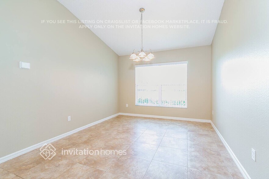 Building Photo - 2441 Bridgeport Cir