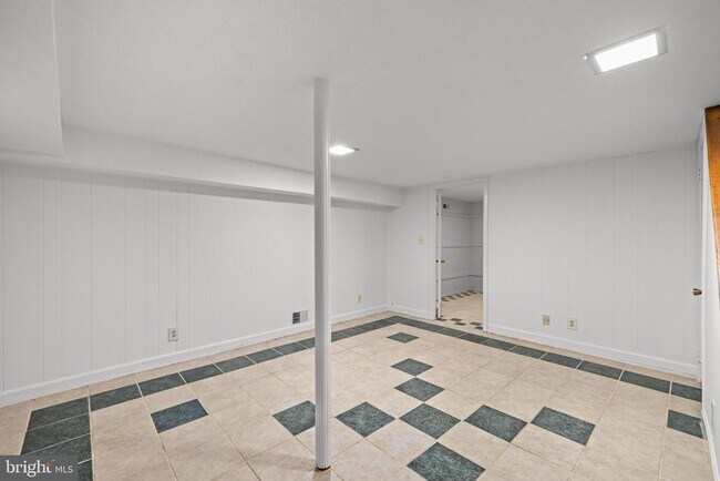 Building Photo - 3061 S Woodrow St