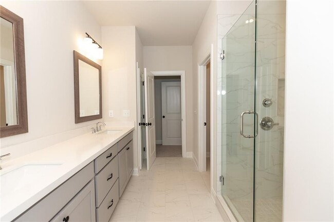 Building Photo - 1024 Miranda Ter