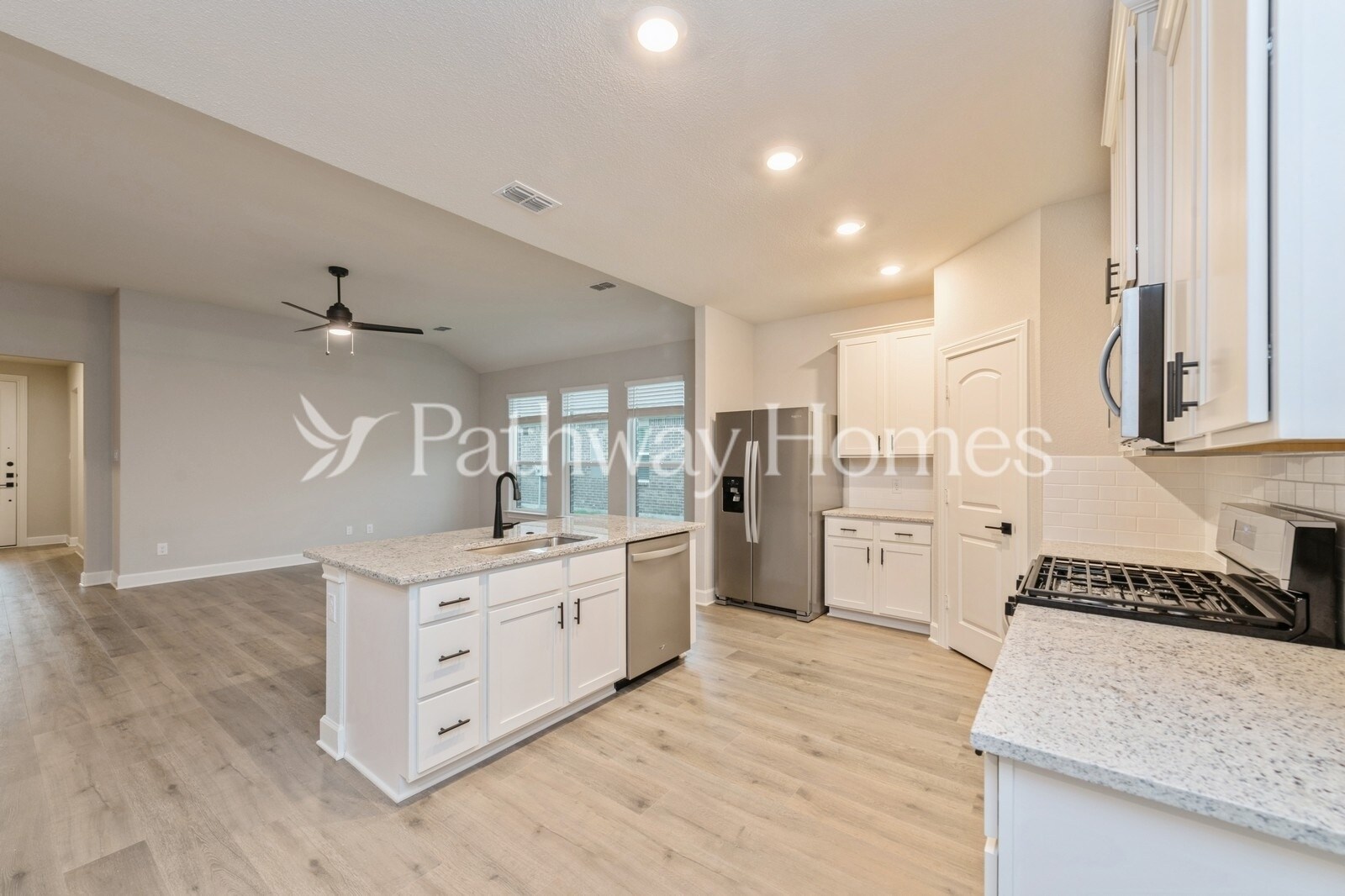 Building Photo - 628 Brookside Dr