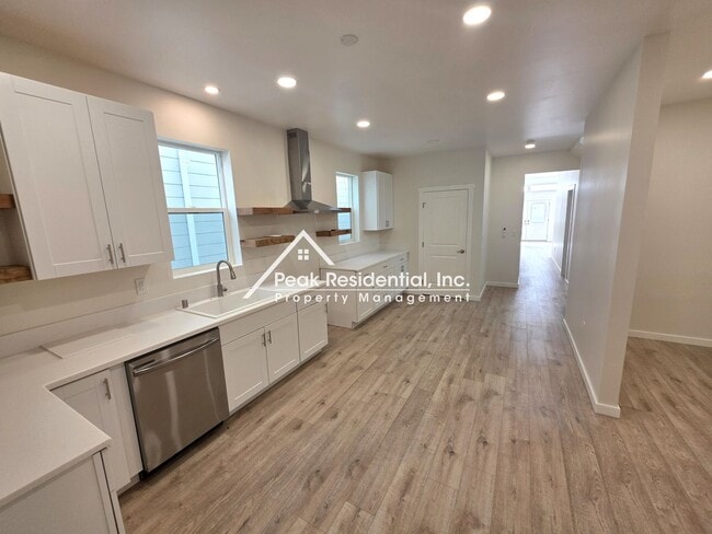 Building Photo - Updated 4bd/2ba Walnut Grove House