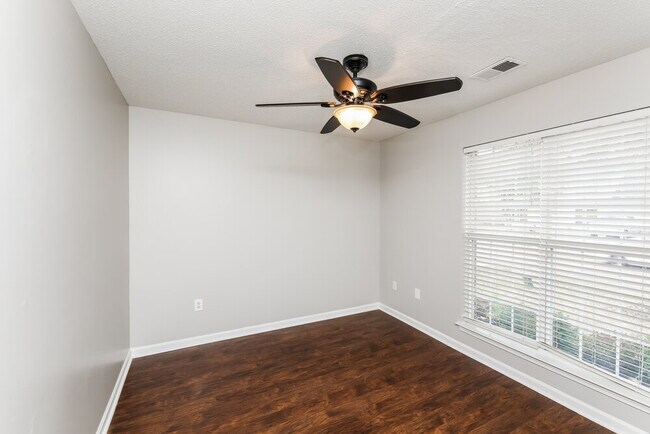 Building Photo - 5704 Deer Ridge Dr