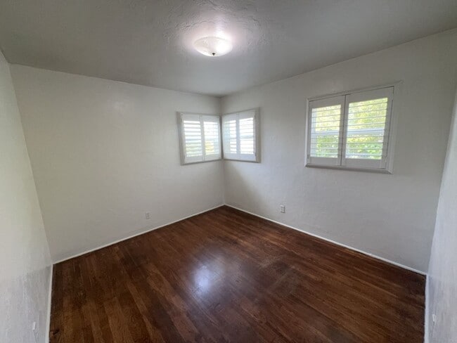 Building Photo - Pet-friendly Home Located in Eureka!
