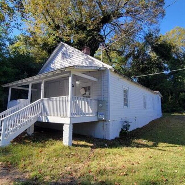 Building Photo - 625 E Wall St