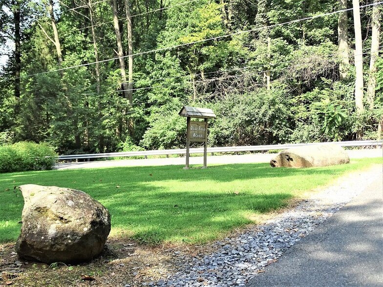 Building Photo - 4632 New Holland Rd