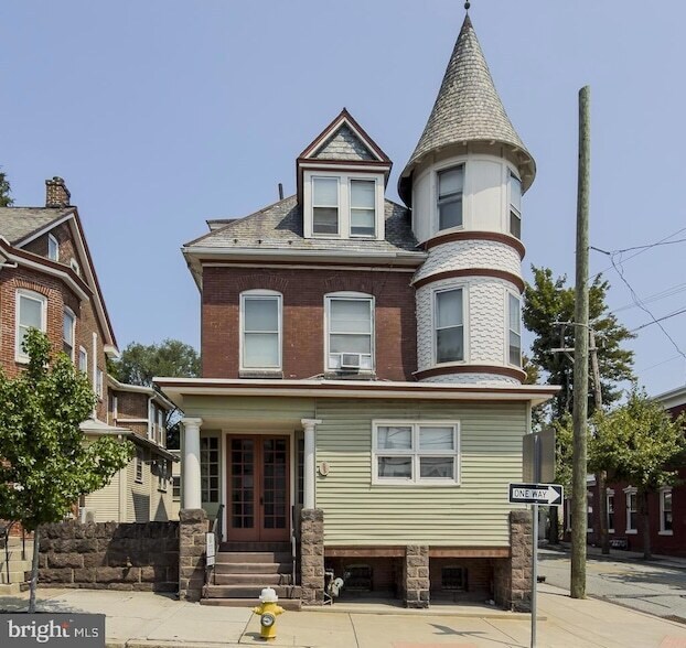 Building Photo - 269 Chestnut St