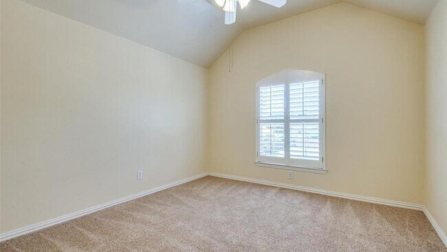 Building Photo - 452 Richmond St