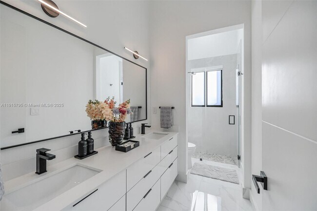 Building Photo - 250 NW 129th Ave