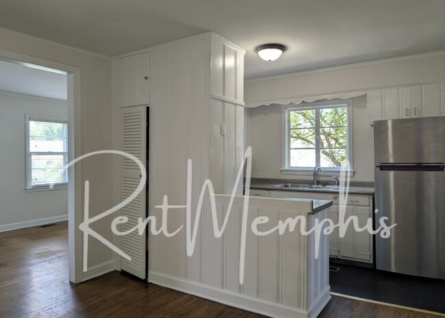 Building Photo - 72 S Larchmont Dr