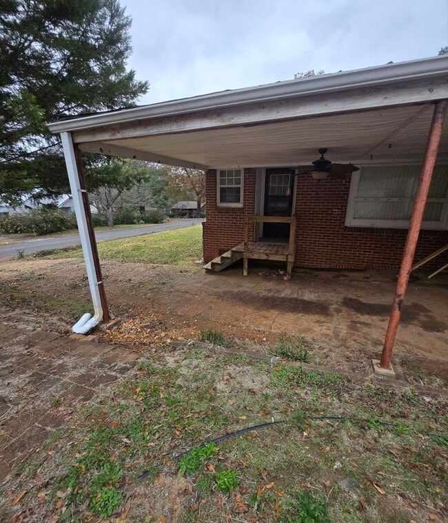 Building Photo - 801 Walnut St