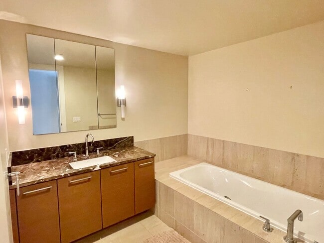 Building Photo - Millennium Stunner! 2BR/2BA 1,245sqft! Pet...