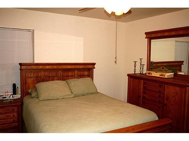 Building Photo - 438 W Phillips Ct