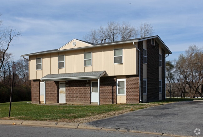 Building Photo - Belrose Manor