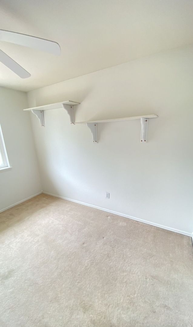 Building Photo - Spacious Home In A Quiet Subdivision