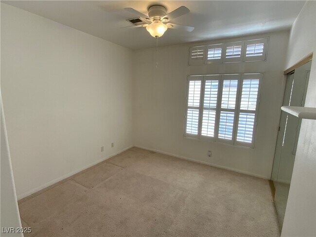 Building Photo - 3030 Cooper Creek Dr