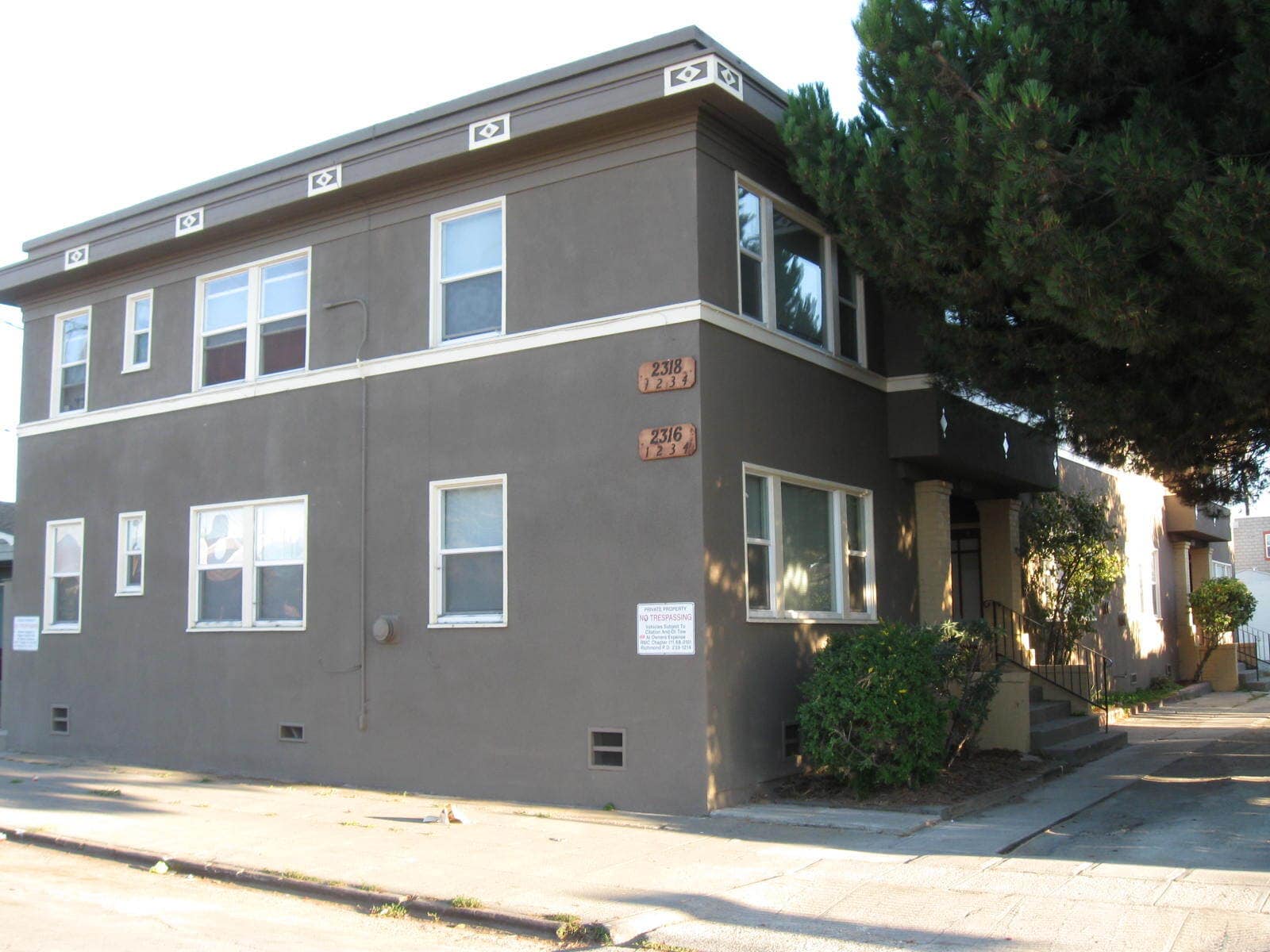 Building Photo - 2316 Brooks Ave