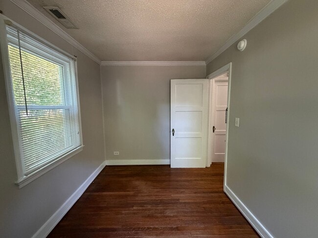 Building Photo - 1627 Mason Ln