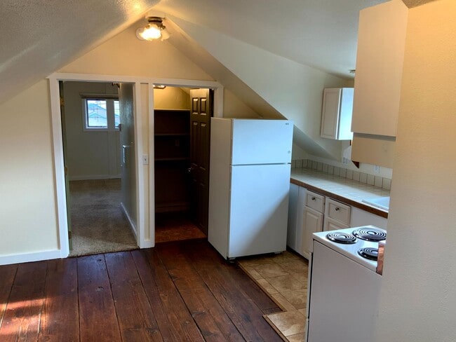 Building Photo - 1 Bedroom Unit in Whiteaker