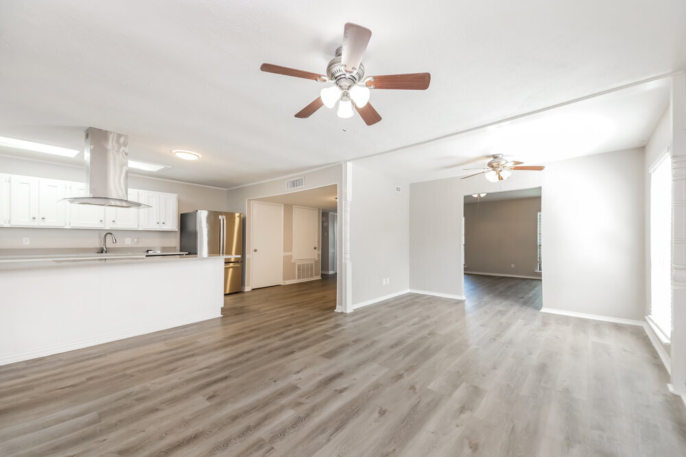 Building Photo - 8806 Linda Vista Dr