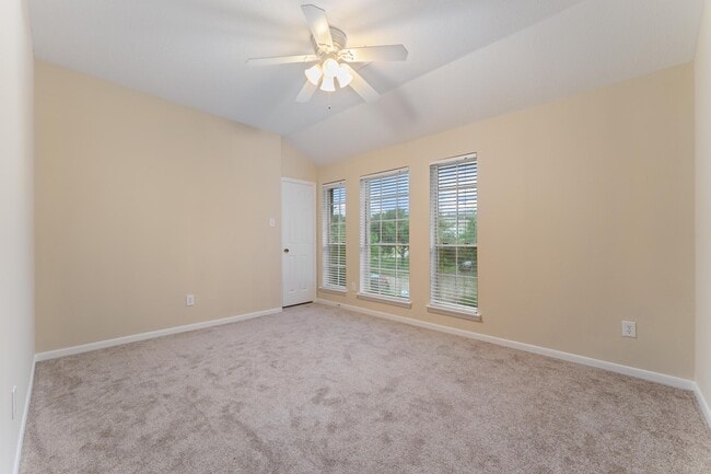 Building Photo - 1835 Taylor Creek Dr