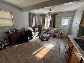 Building Photo - 1 Bed House