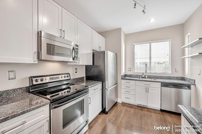 Building Photo - 167 Shipley St