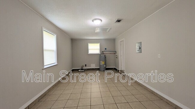 Building Photo - 1022 Woodbury Pl