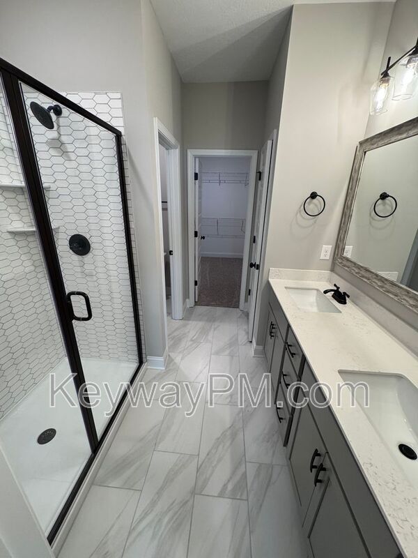 Building Photo - 2047 Denmark Ave SE