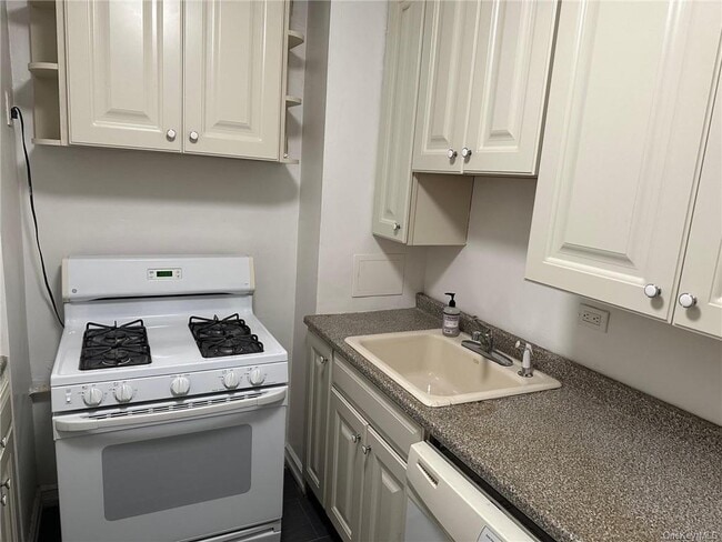 Building Photo - 1523 Central Park Ave